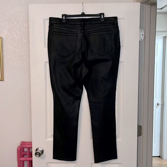 NWOT WOMEN’S PLUS SIZE SKINNY JEANS : SIZE 18W - Picture 3 of 3